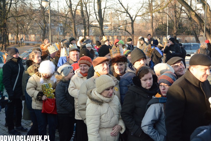 Poczęstunek grochówką po mszy