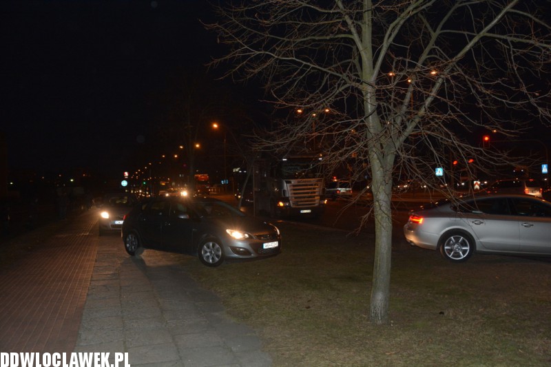 Kolizja tira i auta osobowego na Kruszyńskiej