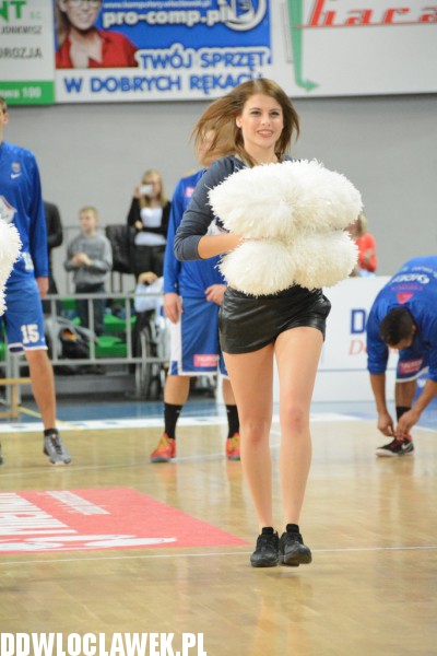 Cheerleaderki Anwilu na meczu z Toruniem
