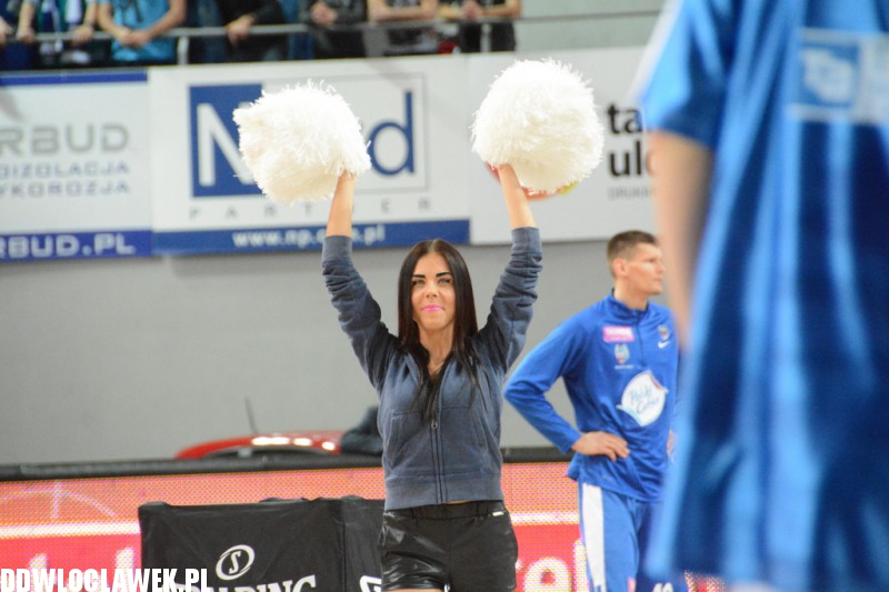 Cheerleaderki Anwilu na meczu z Toruniem