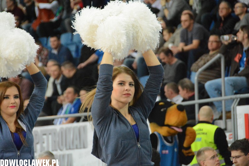 Cheerleaderki Anwilu na meczu z Toruniem