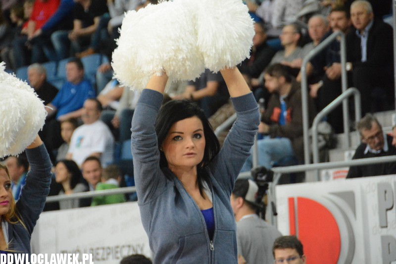 Cheerleaderki Anwilu na meczu z Toruniem