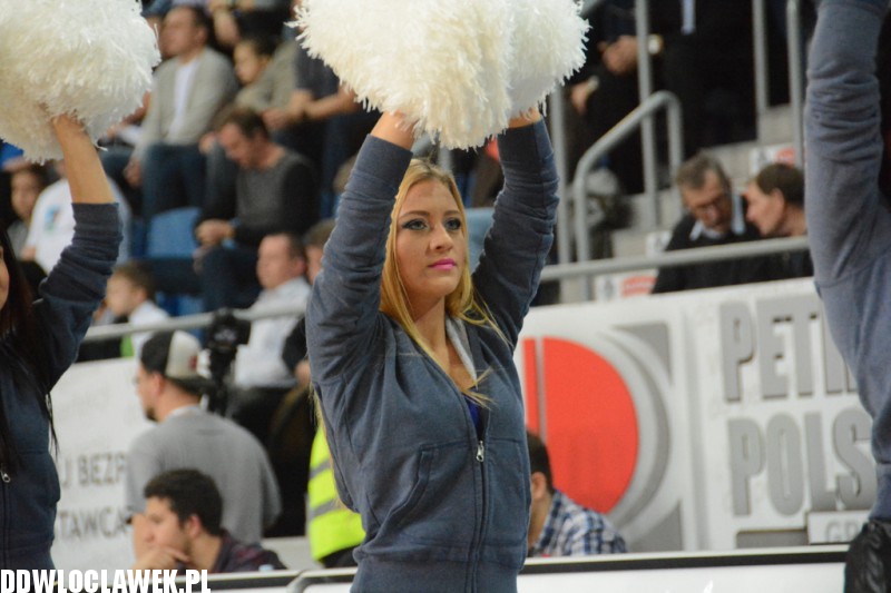 Cheerleaderki Anwilu na meczu z Toruniem