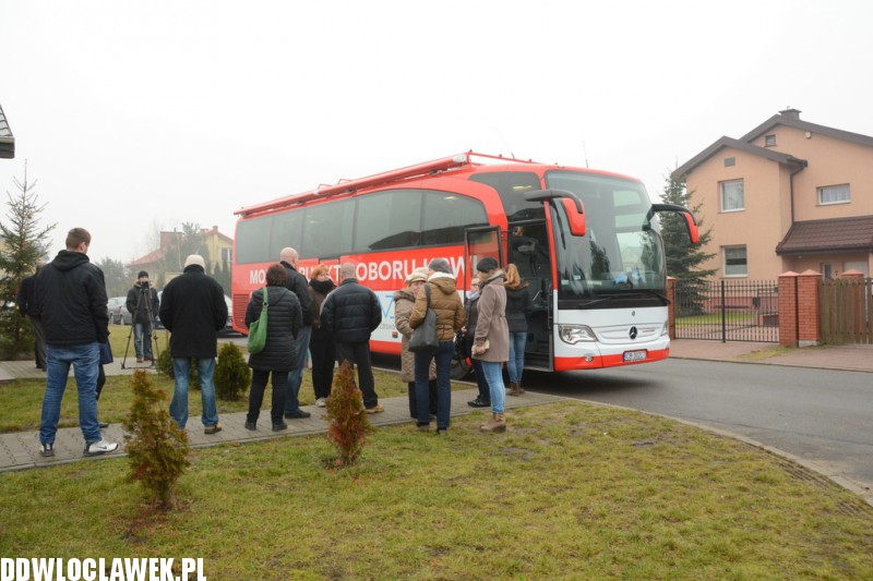 Pobór krwi dla pogryzionej kobiety