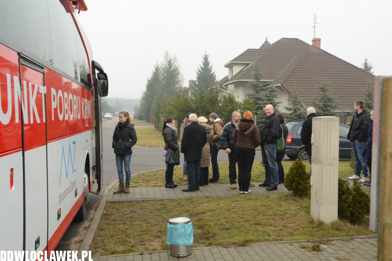 Pobór krwi dla pogryzionej kobiety