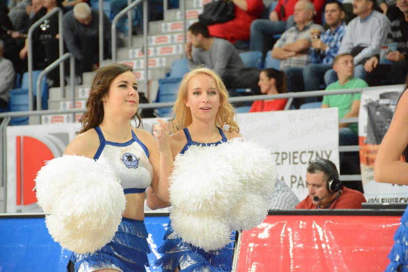 Cheerleaderki Anwilu na meczu z Rosą