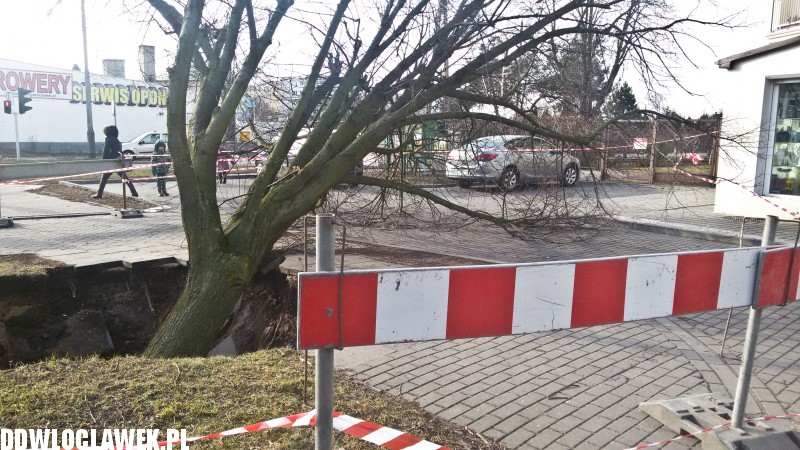 Zapadła się ziemia przy ul. Kaliskiej