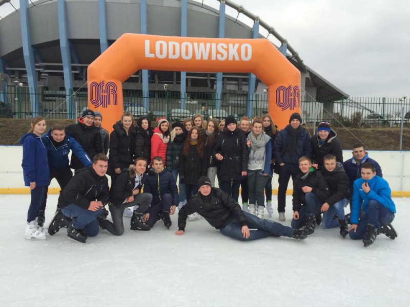 Grupy zorganizowane na lodowiskach