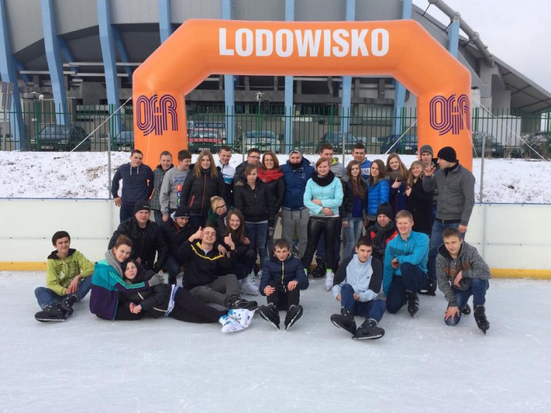 Grupy zorganizowane na lodowiskach