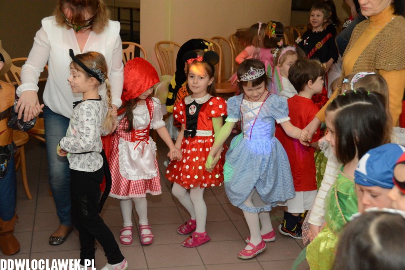 Bal karnawałowy w przedszkolu Jaś i Małgosia