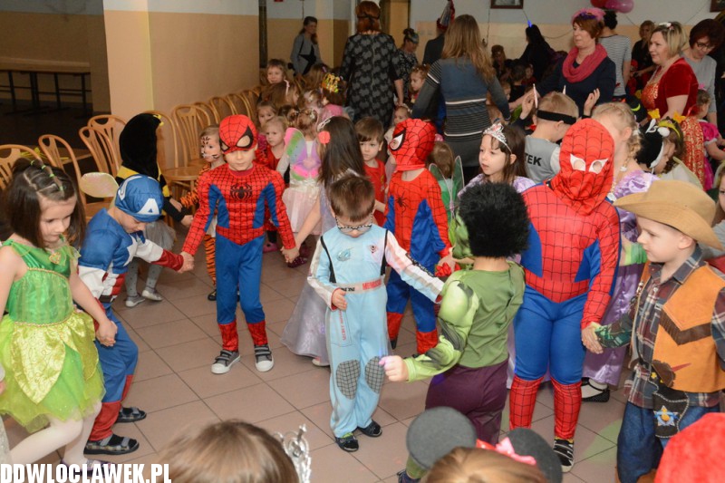Bal karnawałowy w przedszkolu Jaś i Małgosia