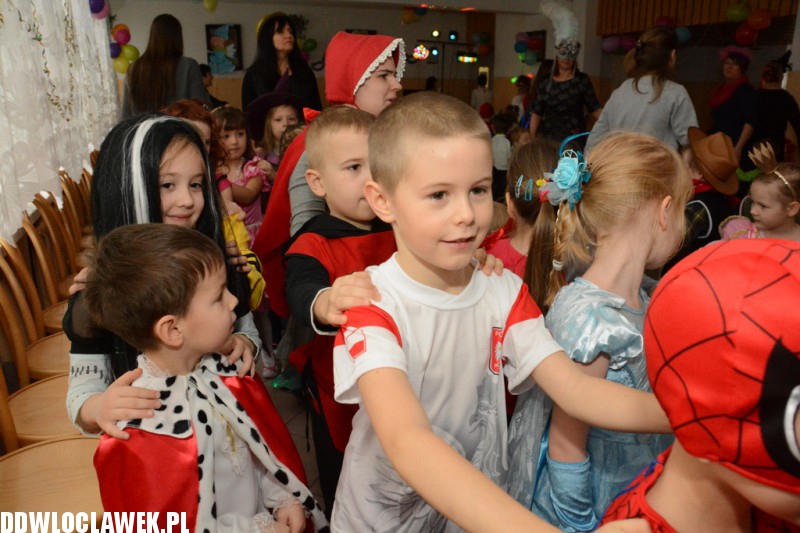 Bal karnawałowy w przedszkolu Jaś i Małgosia