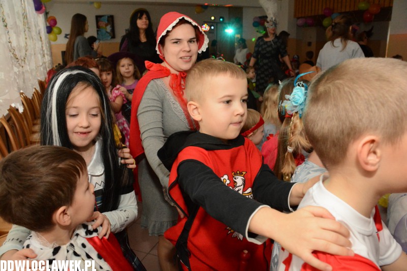 Bal karnawałowy w przedszkolu Jaś i Małgosia