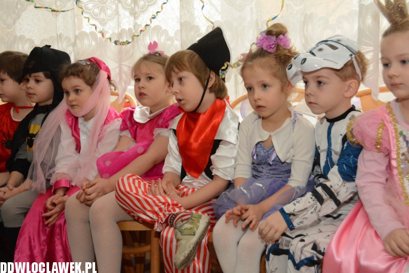 Bal karnawałowy w przedszkolu Jaś i Małgosia