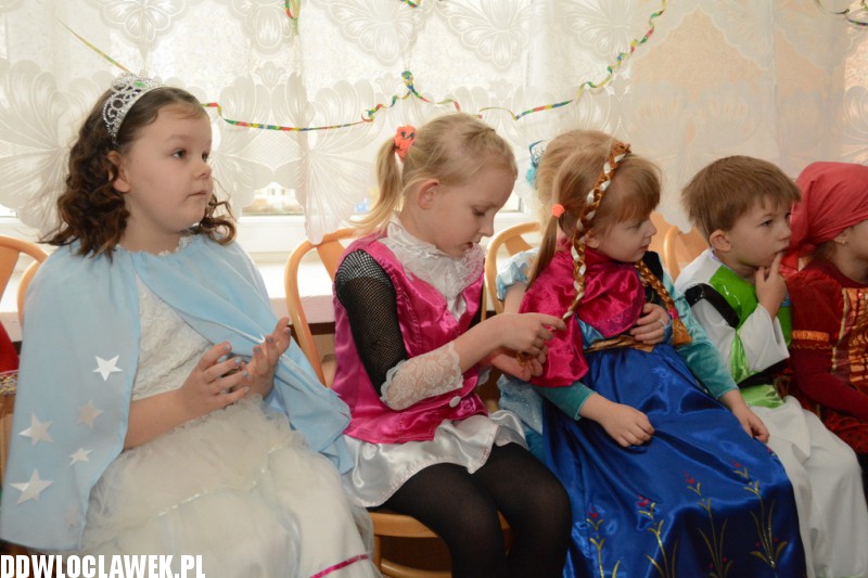 Bal karnawałowy w przedszkolu Jaś i Małgosia
