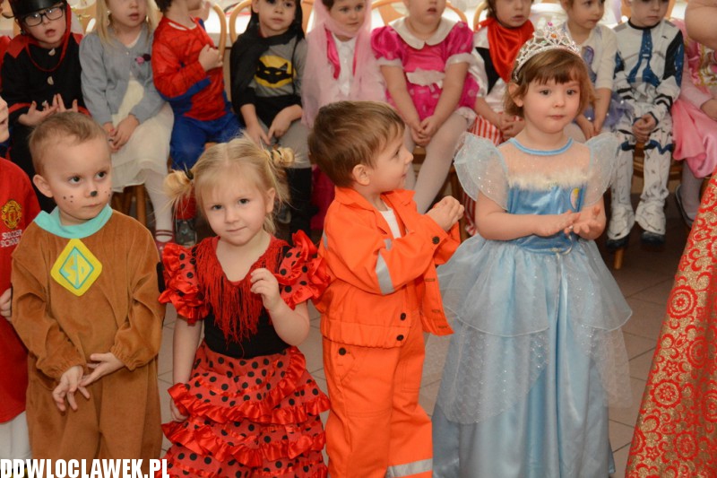 Bal karnawałowy w przedszkolu Jaś i Małgosia