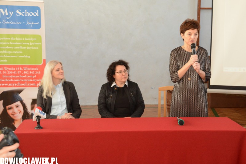 Wręczenie certyfikatów dla uczniów LMK