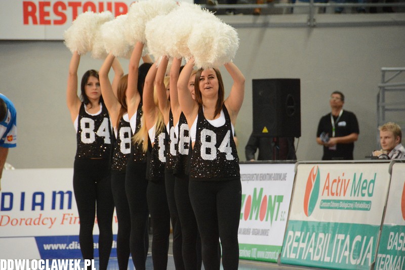 Cheerleaderki Anwilu na meczu z Polpharmą