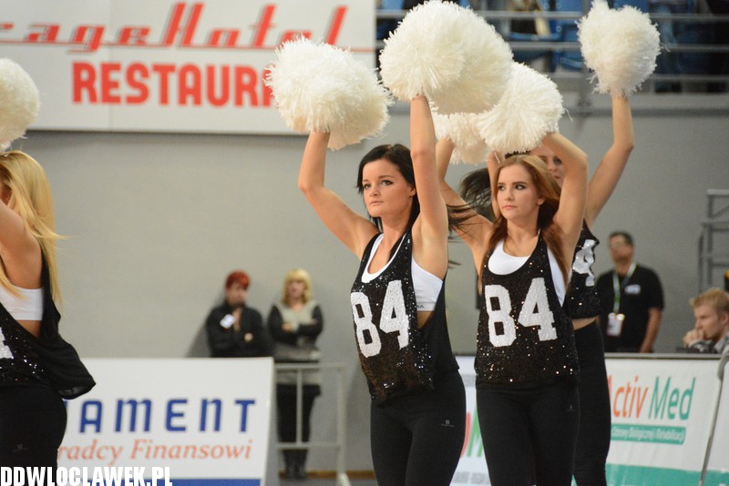 Cheerleaderki Anwilu na meczu z Polpharmą