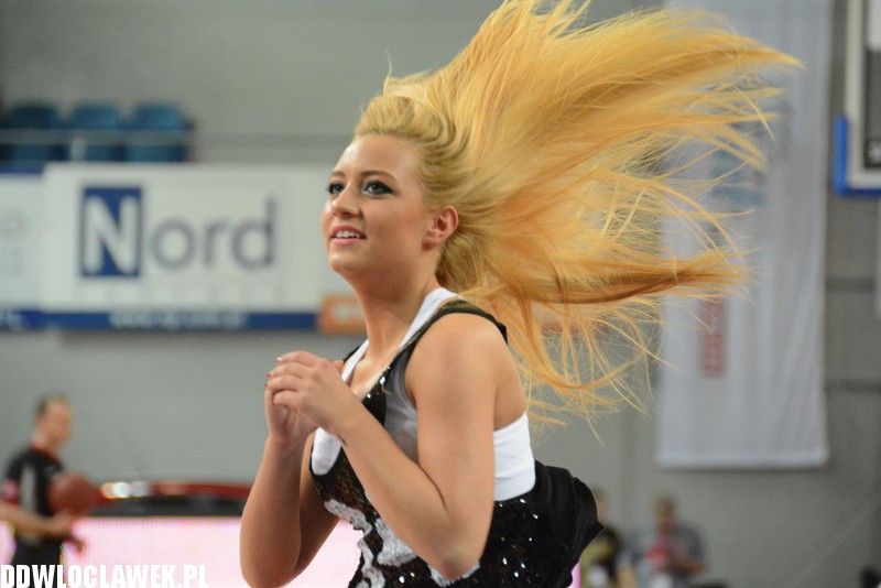 Cheerleaderki Anwilu na meczu z Polpharmą