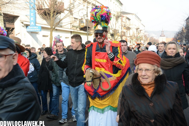 Korowód grup zapustnych we Włocławku