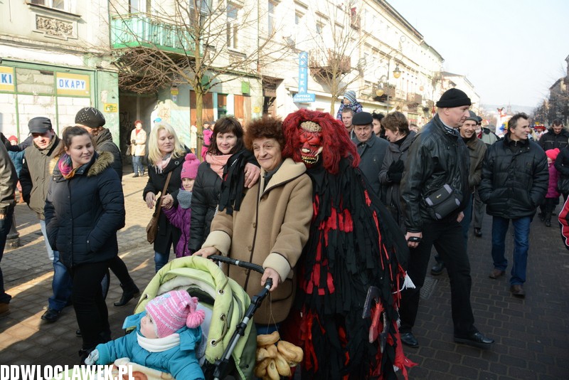 Korowód grup zapustnych we Włocławku