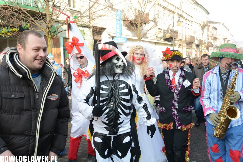 Korowód grup zapustnych we Włocławku