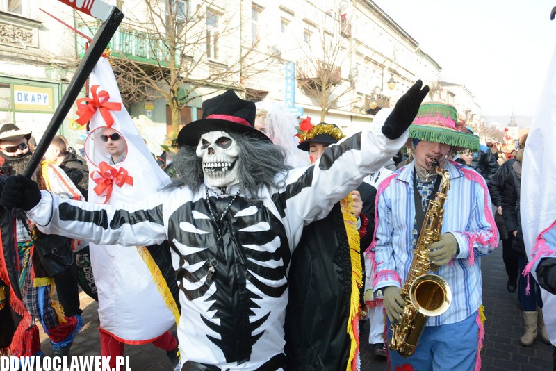 Korowód grup zapustnych we Włocławku