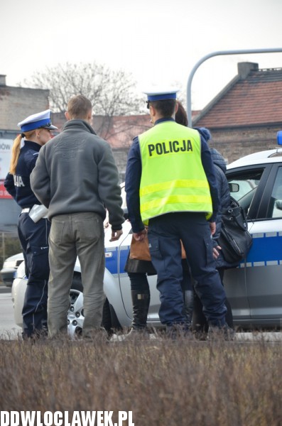 Kolizja na skrzyżowaniu Okrzei i Wroniej