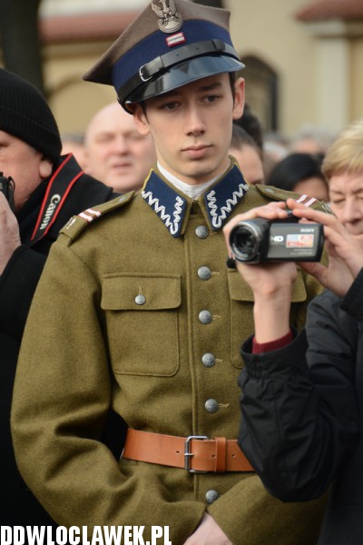 Odsłonięcie pomnika przy klasztorze