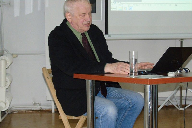 W Galerii Sztuki Współczesnej o sztuce