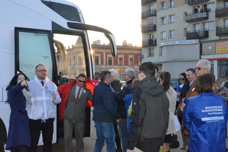 Bronkobus na placu Wolności