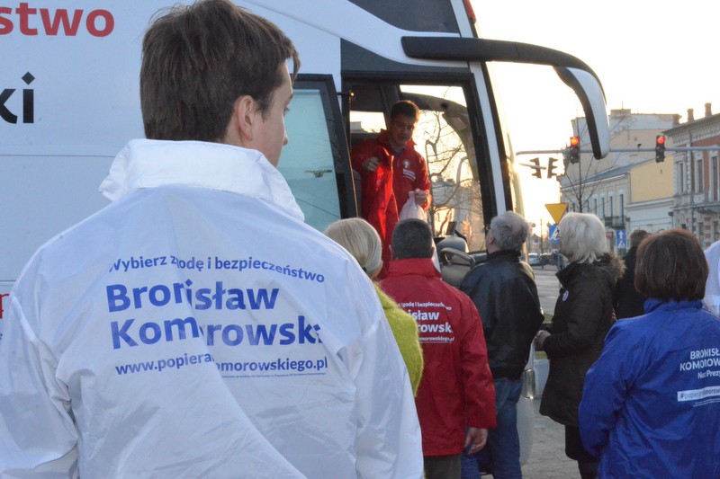 Bronkobus na placu Wolności