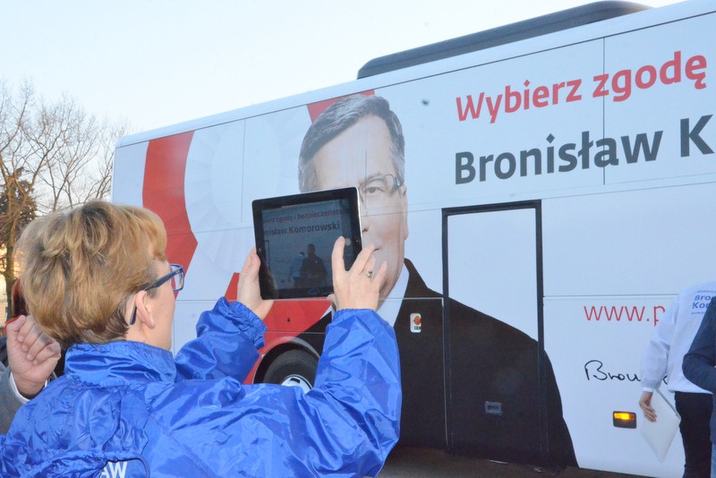 Bronkobus na placu Wolności