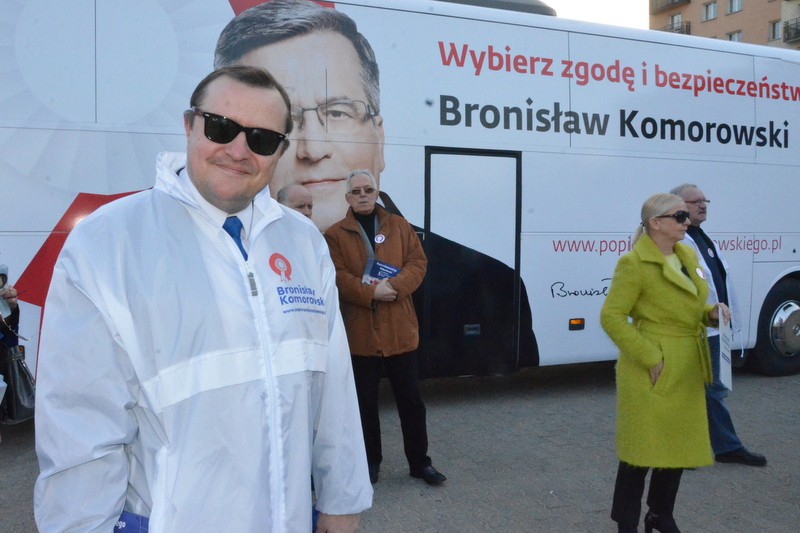 Bronkobus na placu Wolności