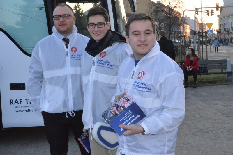 Bronkobus na placu Wolności