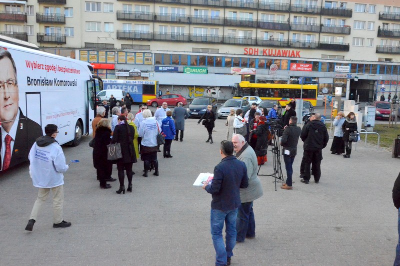 Bronkobus na placu Wolności