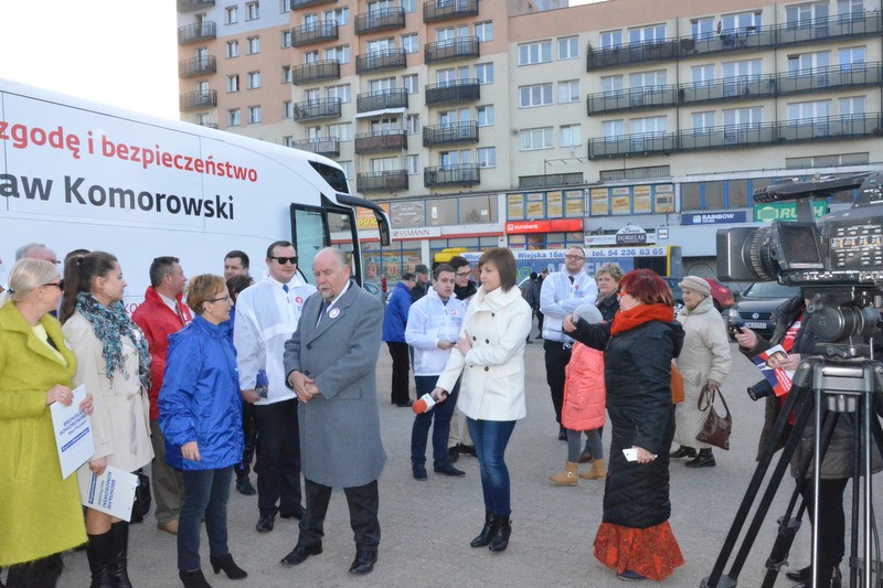 Bronkobus na placu Wolności