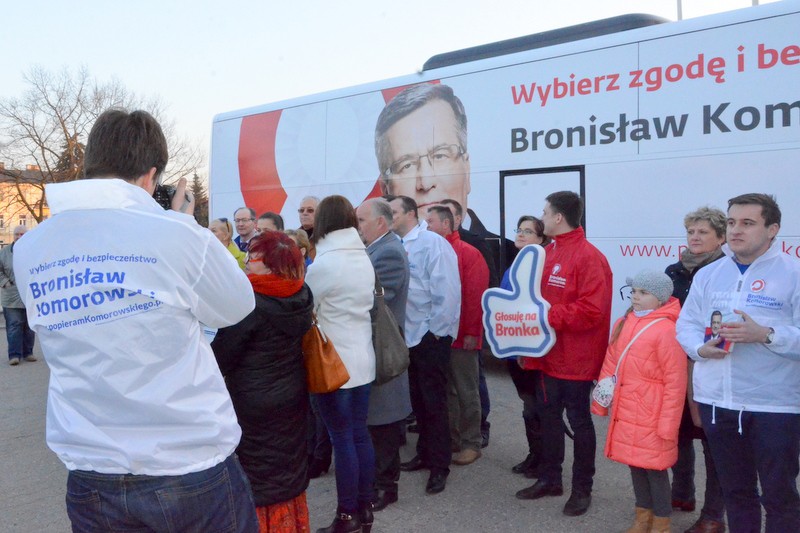 Bronkobus na placu Wolności