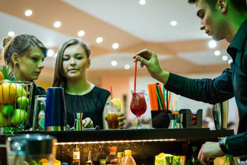 Barmani z APAL Drinks rozruszają każdą imprezę