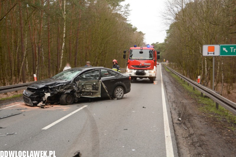 Zderzenie auta osobowego z dostawczym