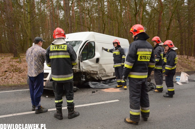 Zderzenie auta osobowego z dostawczym