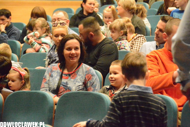 Wielkanocne tarapaty w teatrze