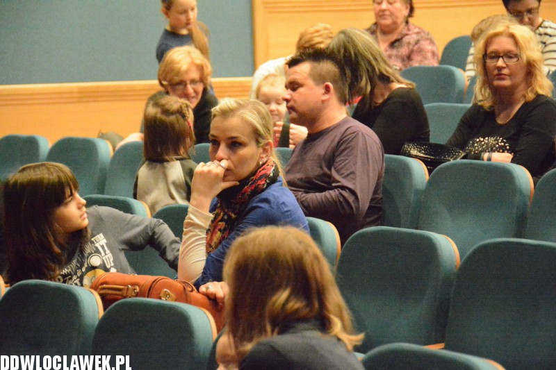 Wielkanocne tarapaty w teatrze