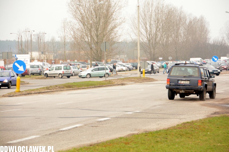 Przedświąteczne zakupy na pchlim targu
