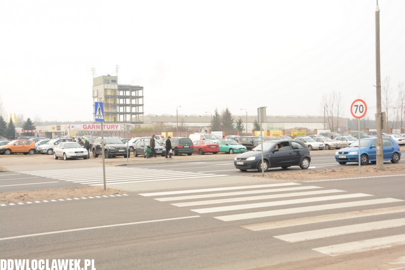Przedświąteczne zakupy na pchlim targu