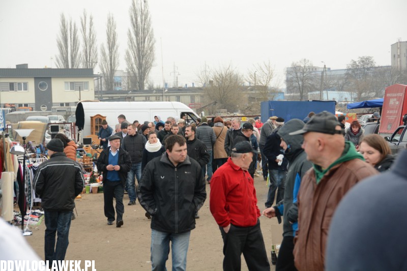 Przedświąteczne zakupy na pchlim targu