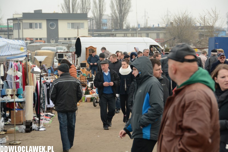 Przedświąteczne zakupy na pchlim targu