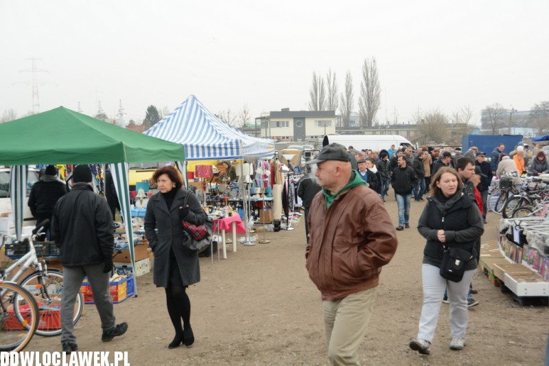 Przedświąteczne zakupy na pchlim targu