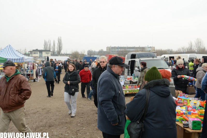 Przedświąteczne zakupy na pchlim targu